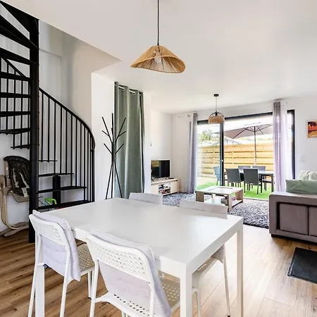 Maison A بيت للعطل *