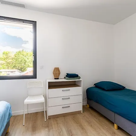Maison à Hébergement de vacances *